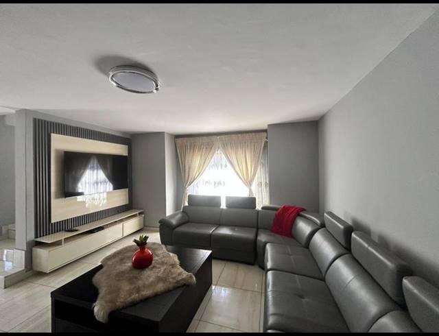 5 BEDROOM HOUSE FOR SALE IN BRAKPAN NORTH